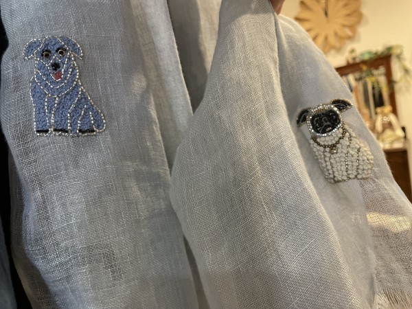 ビーズ刺繍🐶の春夏ストールが入りました🐾サムネイル
